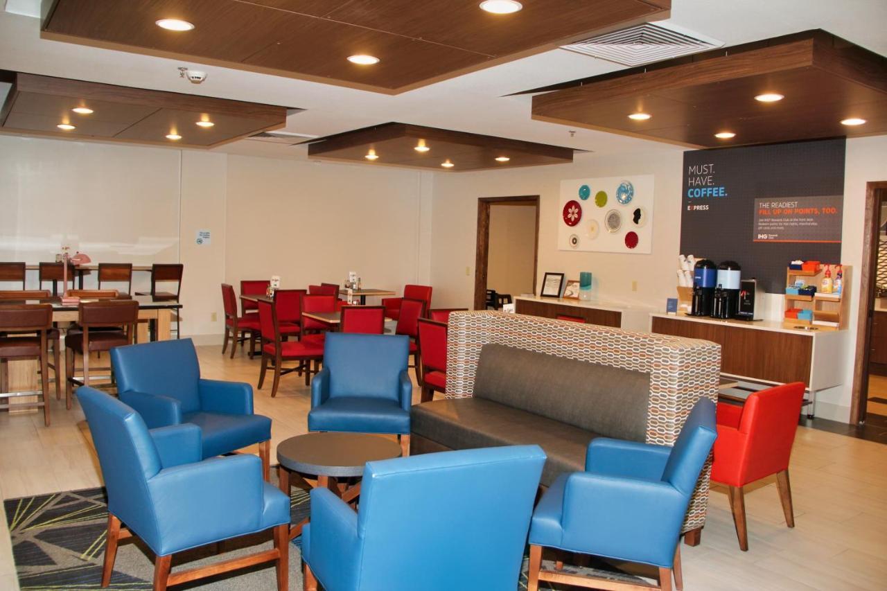 Holiday Inn Express By Ihg Douglas Esterno foto