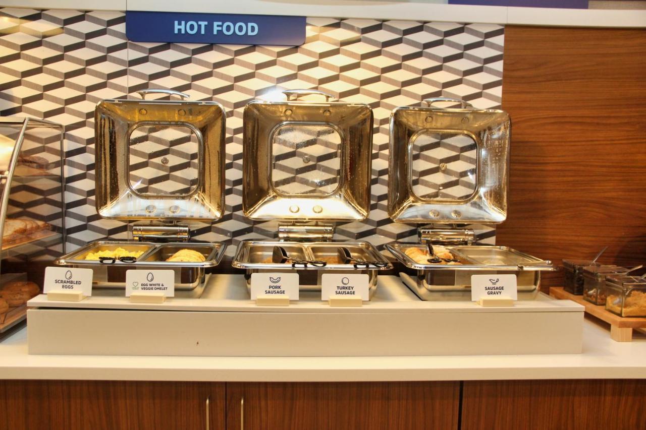 Holiday Inn Express By Ihg Douglas Esterno foto