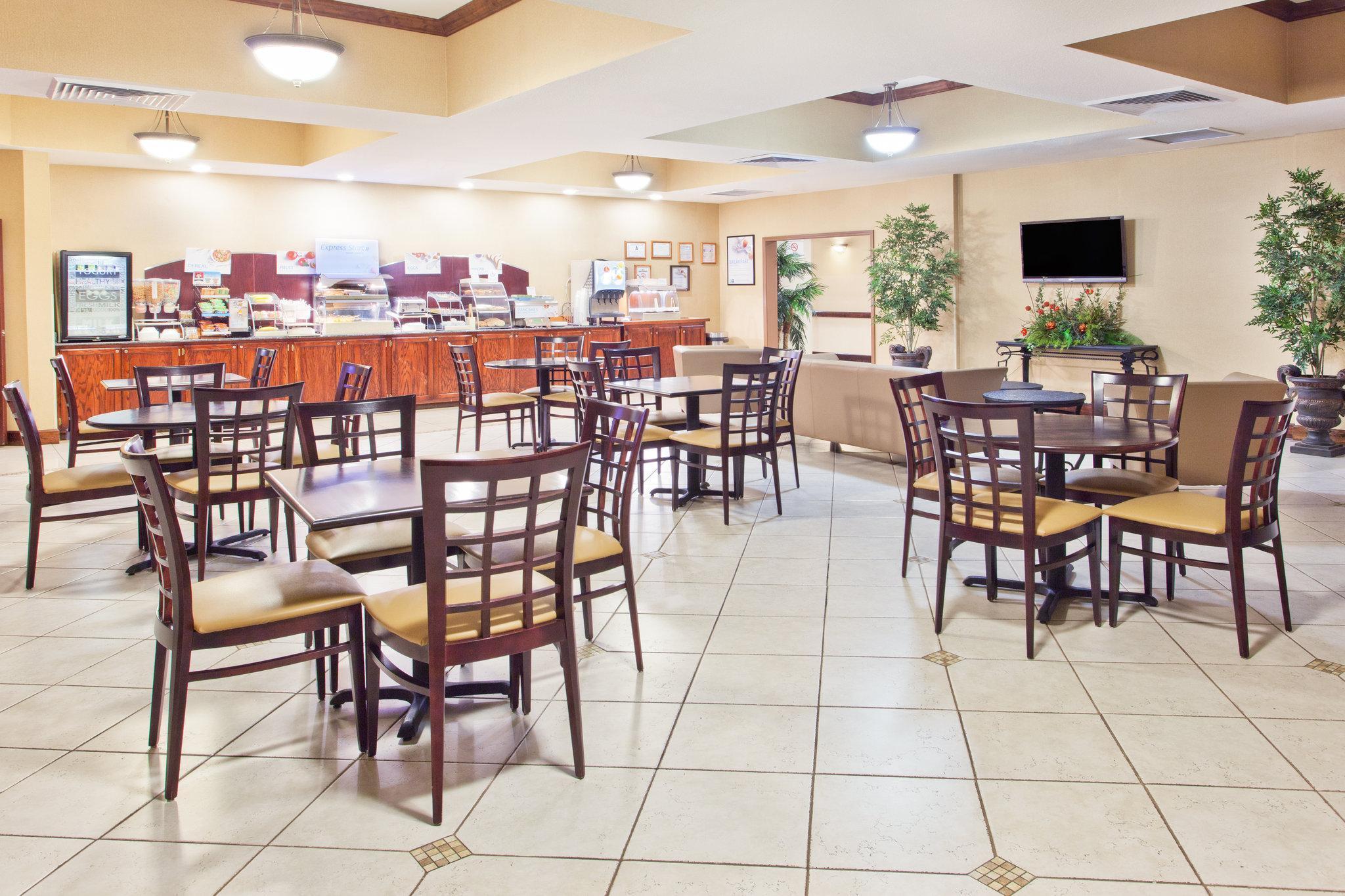 Holiday Inn Express By Ihg Douglas Esterno foto