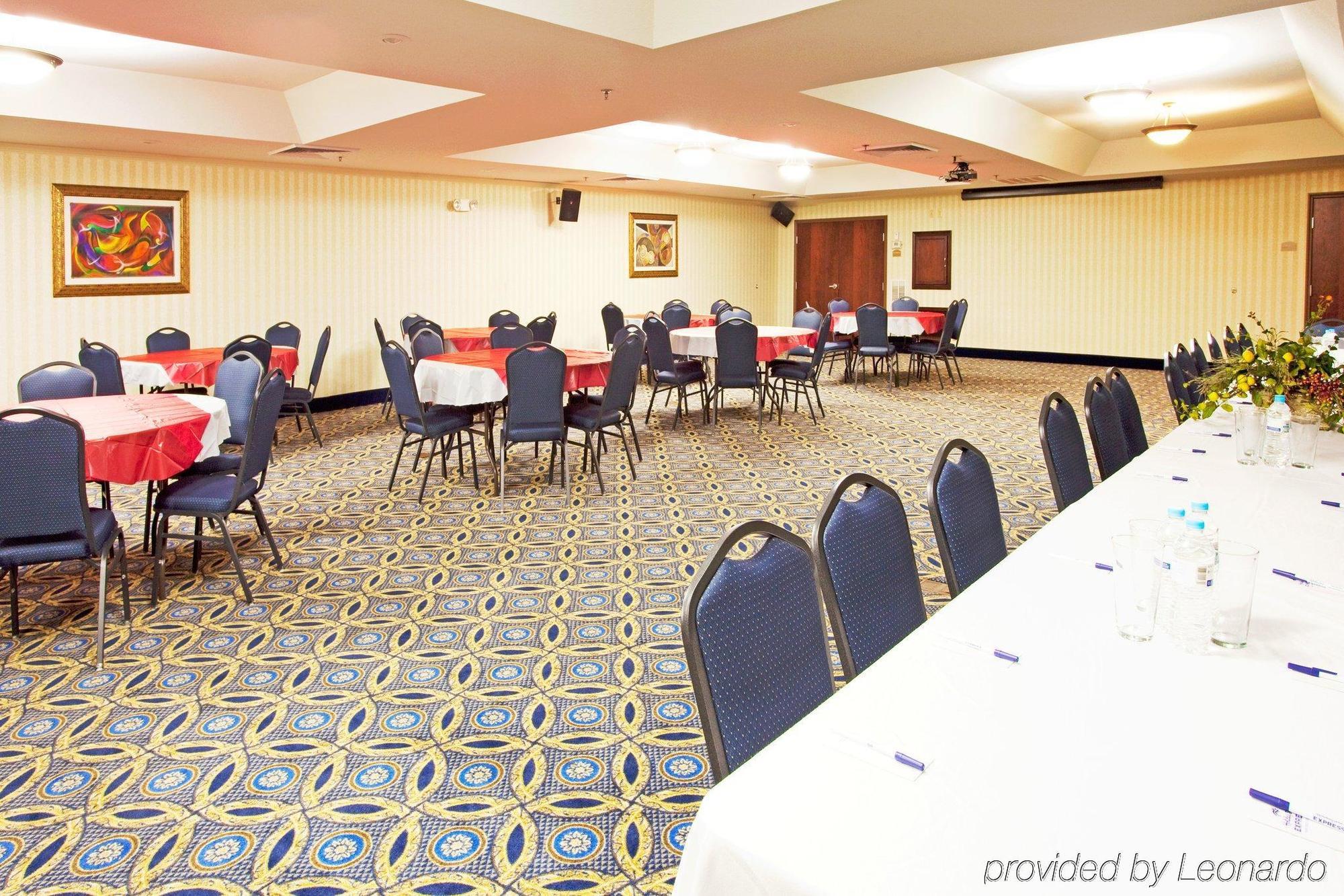 Holiday Inn Express By Ihg Douglas Servizi foto