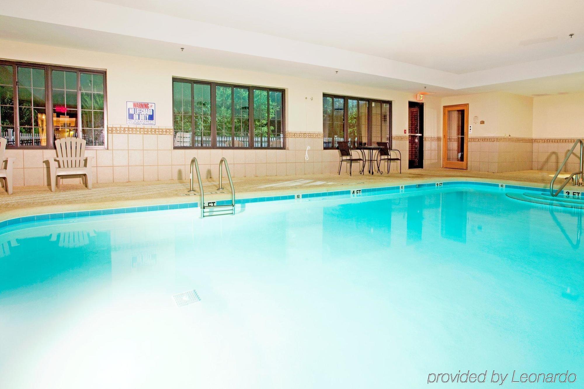 Holiday Inn Express By Ihg Douglas Esterno foto